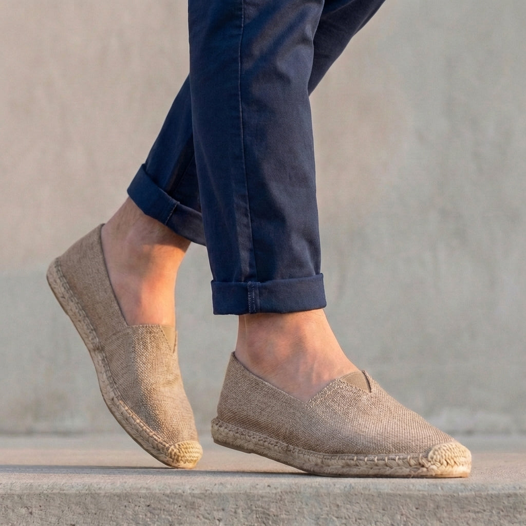 Model wearing white espadrille slip-on with jute sole – TARLANO